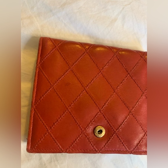 Authentic CHANEL red leather criss cross wallet with unbranded chain and box - Picture 9 of 14